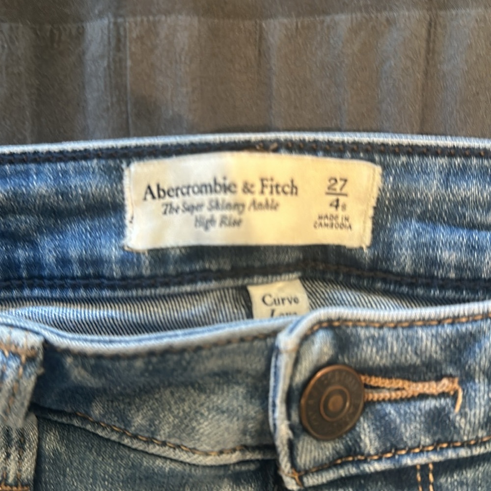 Bundle of 4: A & F skinny Jeans - Picture 14 of 15